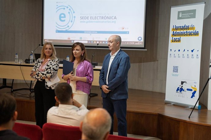 El Gobierno canario refuerza la formación de técnicos en La Palma para agilizar los trámites en vivienda y urbanismo