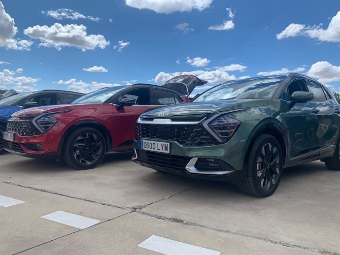 Archivo - Familias Numerosas pide que no penalice a los coches de uso familiar en la Ley de Movilidad Sostenible.