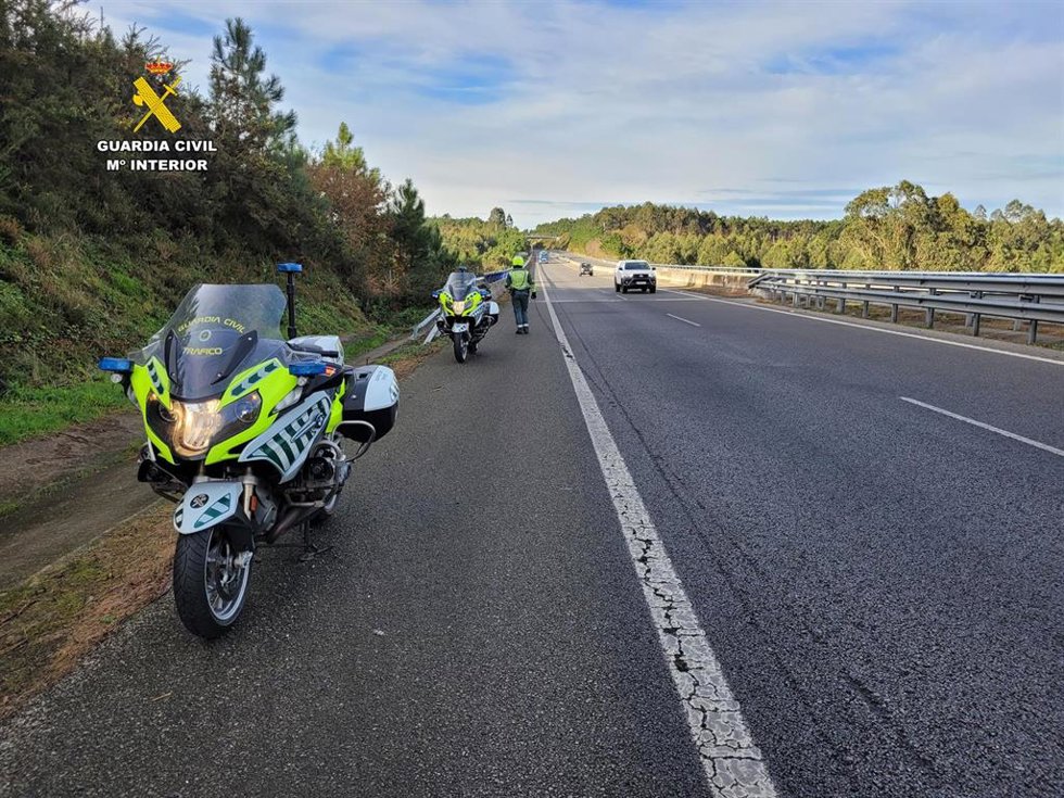 Archivo - Guardia Civil de Tráfico, en una imagen de archivo
