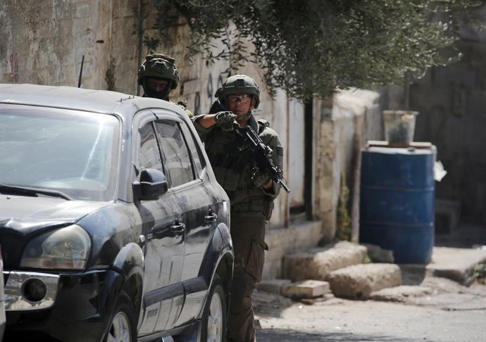 Imagem de arquivo de um soldado israelense na Cisjordânia.