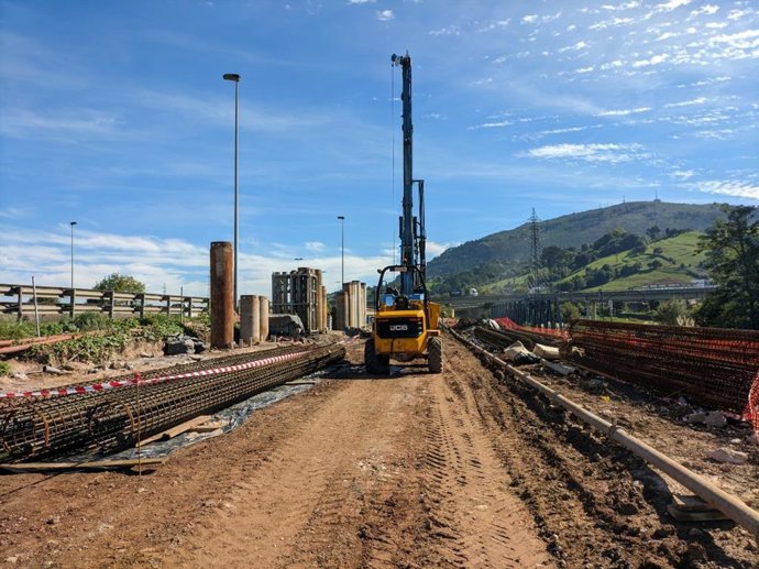 Obras duplicación vía entre Orejo y Astillero