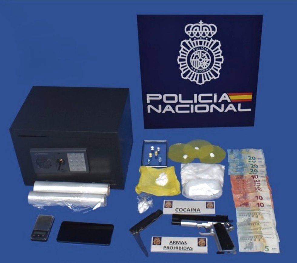 Dos detenidos en Burgos por traficar con cocaína que escondían en el trastero de un edificio.