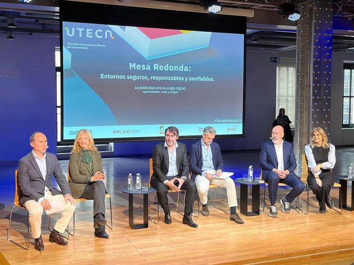 Los periodistas Nacho Cardero, Carlos Franganillo, Sandra Golpe, José Luis Hornillos y Encarna Samitier participan en la jornada anual de UTECA 2025.