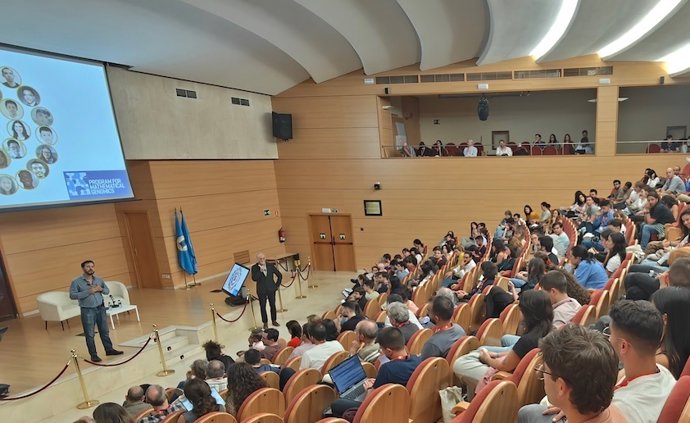 Archivo - La revolución de la bioinformática: descifrar el código de la vida para hacer realidad la medicina personalizada