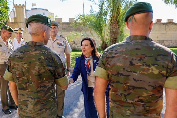 Margarita Robles en su visita al MOE de Alicante