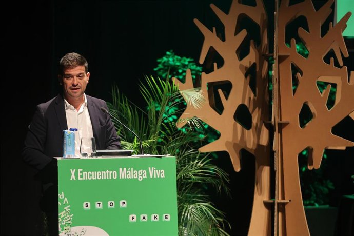 Los bulos y las desinformaciones sobre el cambio climático han centrado el debate del X Encuentro Málaga Viva que se ha celebrado este jueves en el auditorio Edgar Neville de la Diputación