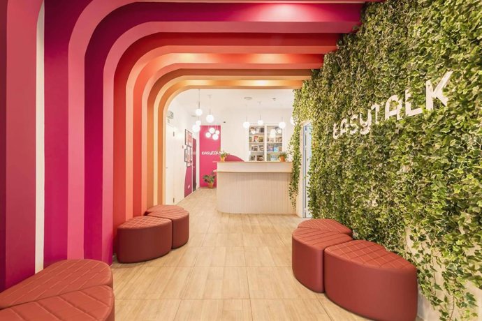 Easy Talk refuerza la formación lingüística en empresas con preparación oficial para exámenes Cambridge