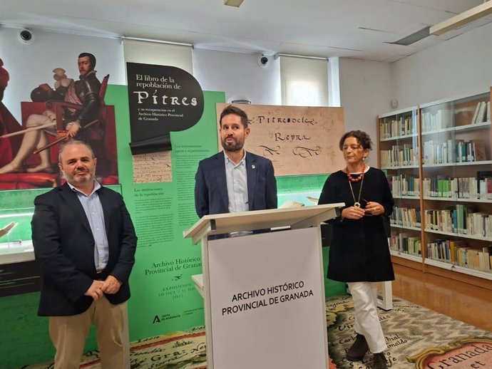 Presentación de la exposición 'El Libro de la repoblación de Pitres y su recuperación en el Archivo Histórico Provincial de Granada'.