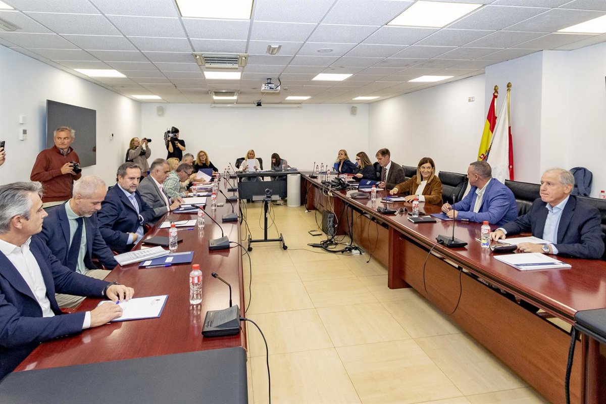 Patronal y sindicatos hacen una primera valoración positiva del Presupuesto 2026, aunque leerán  la letra pequeña 