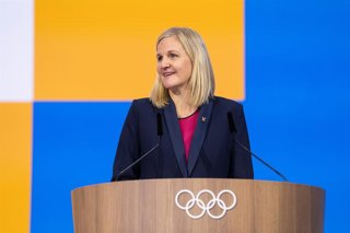 Archivo - HANDOUT - 20 March 2025, Greece, Costa Navarino: Zimbabwean candidate for the presidency of the International Olympic Committee (IOC), Kirsty Coventry, reacts after being elected during the 144th IOC Session. Coventry made history on March 20, 2
