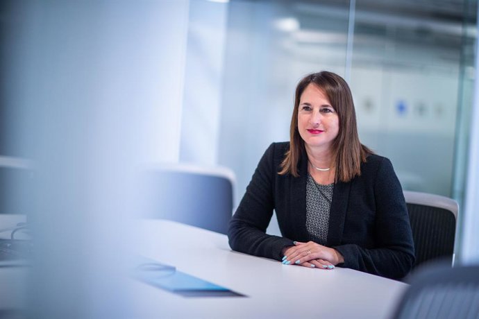 La directora de la Sucursal de Cecabank  en Luxemburgo, Brenda Bol.