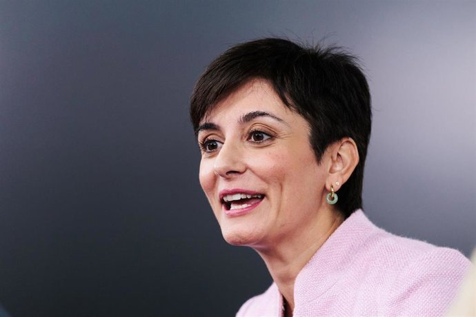 Archivo - La ministra de Vivienda y Agenda Urbana, Isabel Rodríguez, durante una rueda de prensa posterior a la reunión del Consejo de Ministros, en el Palacio de La Moncloa, a 15 de octubre de 2024, en Madrid (España).