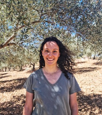 Begoña Isabel Antón, doctora por la Universidad de Córdoba (UCO), ganadora del premio de la Cátedra AgroBank a la Mejor Tesis Doctoral.