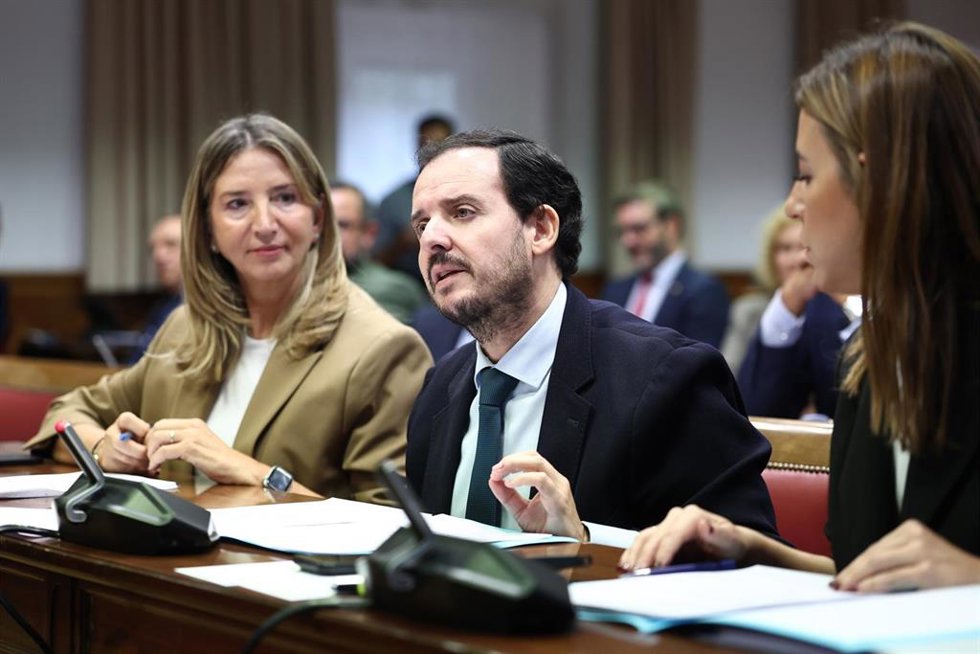 El senador del PP Alejo Joaquín Miranda durante la Comisión de Investigación sobre el 'caso Koldo', en el Senado, a 30 de octubre de 2025, en Madrid (España). 