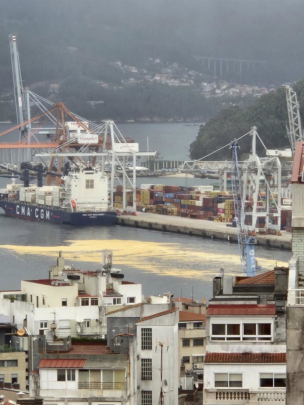 Vertido en la ría de Vigo