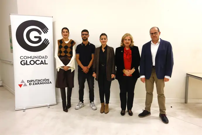 La ministra Sira Rego, la diputada delegada de Cooperación y Solidaridad Internacional, Nerea Marín. - DPZ