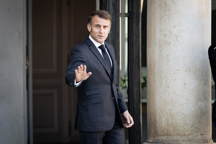 October 17, 2025, Paris, France: The French President Emmanuel Macron is seen at the entrance of the ElysĂe Presidential Palace prior to the meeting with Ursula Von Der Leyen, President of the European Commission. The French President Emmanuel Macron met 