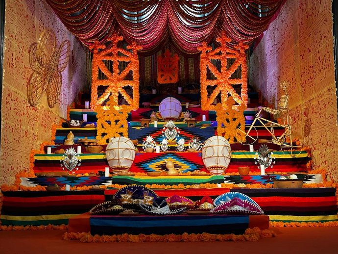 Altar de muertos instalado en Matadero Madrid