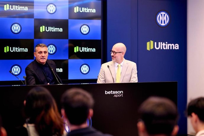 (Left To Right) Jack Li, Regional Business Director, Ultima Markets, Jean-Phiippe Mota, Board Director, Ultima Markets, Christian Vieri, Inter Legend, & Mark Goater, Director, Ultima Markets