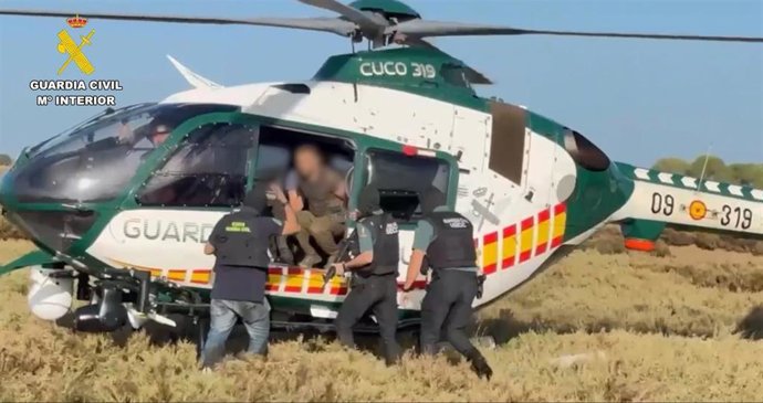 Diez detenidos tras descargar tres toneladas y media de hachis en la costa de Huelva