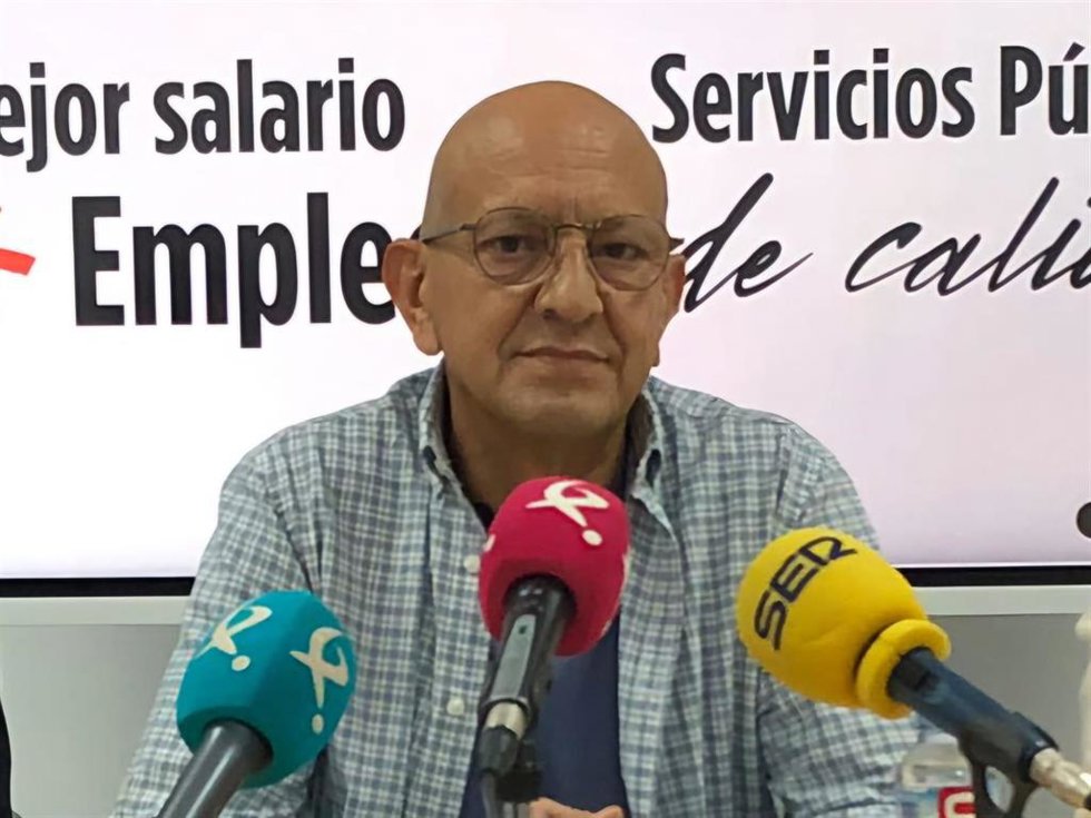 El secretario general de UGT-SP Extremadura, Manuel Fernández Colomo