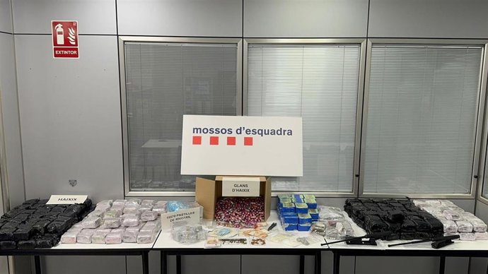 120 Kilos de hachís Intervenidos, así como Benzodiazepinas y un arma