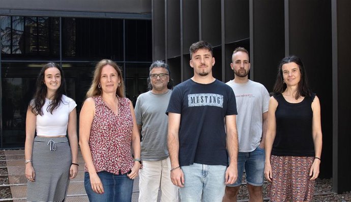 Archivo - Equipo de Metodología - Evaluación de Servicios Sanitarios de Navarrabiomed. De izquierda a derecha: Janire Etxegia, Mónica Enguita, Julián Librero, Asier Ballesteros, Inaxio Oscoz y Berta Ibáñez.