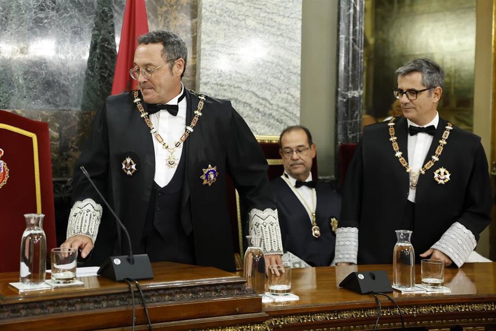 Archivo - El Fiscal General del Estado, Álvaro García Ortiz (i) y el ministro de la Presidencia, Relaciones con las Cortes y Justicia, Félix Bolaños (d), durante el acto de Apertura del Año Judicial 2025/2026, en el Palacio de Justicia, sede del Tribuna