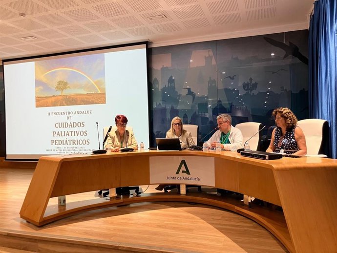 Inauguración en el Hospital Universitario Puerta del Mar de Cádiz del II Encuentro Andaluz de Cuidados Paliativos Pediátricos