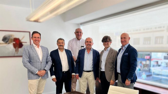 En la foto representantes de HJN, Avícola Segoviana y Oblanca