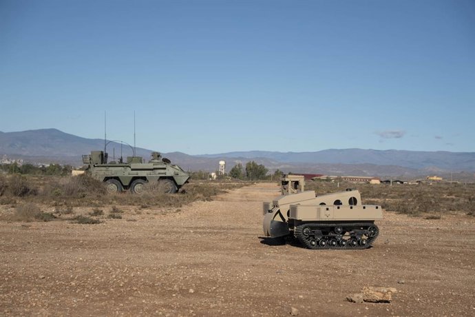 El Ejército de Tierra realiza una demostración dinámica que integra sistemas robotizados en colaboración con la industria nacional y la participación de observadores internacionales y de las Fuerzas Armadas, en el Campo de Maniobras y Tiro 'Álvarez de Sot