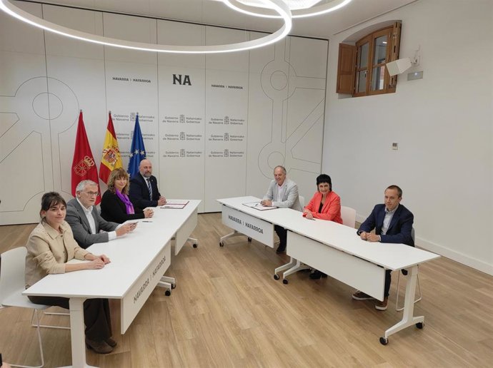 El Gobierno de Navarra y EH Bildu formalizan el acuerdo para aprobar los Presupuestos de 2026.