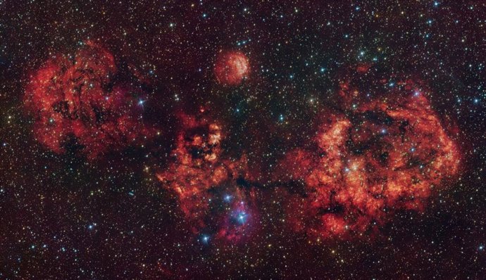 Las nebulosas RCW 94/95 en luz visible