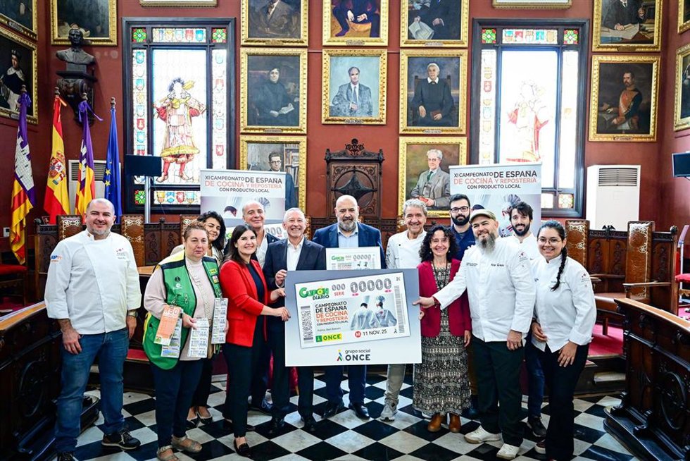 Presentación del cupón de la ONCE dedicado al XI Campeonato Nacional de Cocina y Pastelería, que se celebrará en Palma