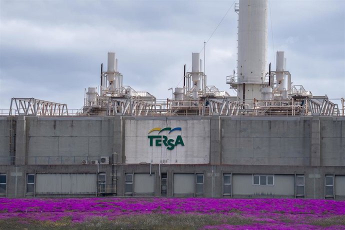 Archivo - Exterior de la Incineradora Tersa, a 16 de abril de 2025, en Sant Adrià de Besòs, Barcelona, Catalunya (España)