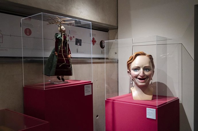 Exposición sobre Matilde Salvador en el MuVIM