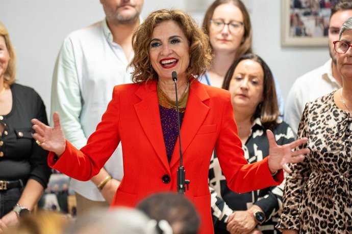 La secretaria general del PSOE-A, María Jesús Montero, en un acto con mujeres en San Roque (Cádiz).