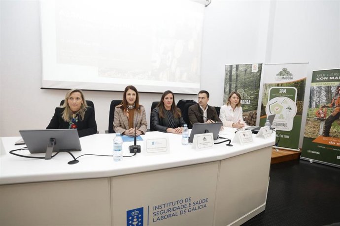 La conselleira do Medio Rural, María José Gómez, en la asamblea de Lugomadera