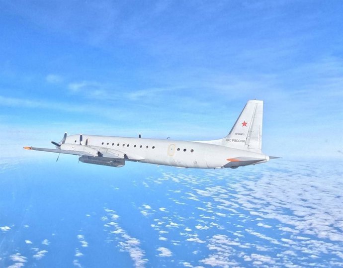 Avión de reconocimiento Il-20 de Rusia sobre el mar Báltico