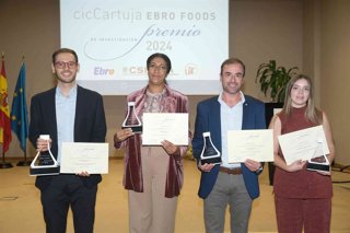 Premiados con los galardones cicCartuja Ebro Foods, que reconocen el papel de jóvenes investigadores.