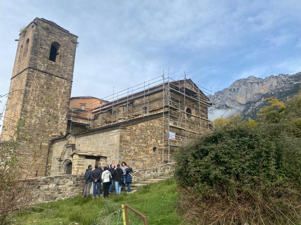 Visita de la directora general de Patrimonio Cultural del Gobierno de Aragón, Gloria Pérez, al Monasterio de San Victorián.