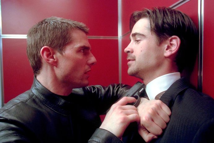 Archivo - Actor TOM CRUISE stars as Chief John Anderton and COLIN FARRELL as FBI Dte. Danny Witwer in sci-fi thriller, 'Minority Report.'