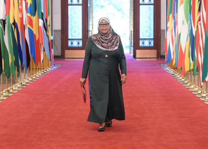 Archivo - BEIJING, Sept. 5, 2024  -- Tanzanian President Samia Suluhu Hassan arrives for the opening ceremony of the 2024 Summit of the Forum on China-Africa Cooperation (FOCAC) at the Great Hall of the People in Beijing, capital of China, Sept. 5, 2024. 