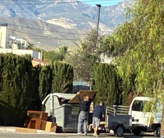 Multados con 700 euros por verter escombros de forma ilegal en El Campello (Alicante)