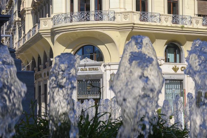 Archivo - Fachada de una sucursal de Caja Rural Granada.