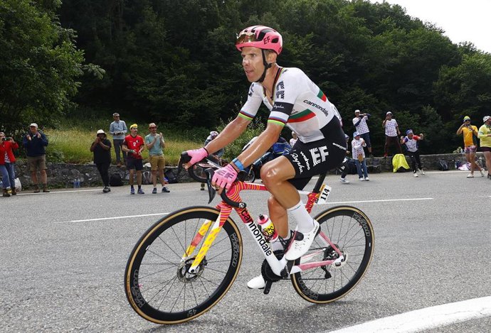 Archivo - Rui Costa, en una carrera con el EF Education-EasyPost.