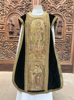 Una casulla renacentista vuelve a brillar en la Catedral de Calahorra