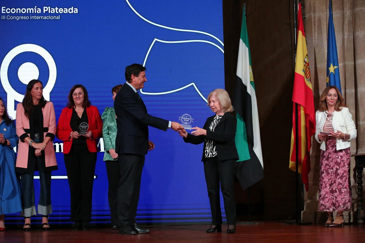 CyL, Extremadura y Andalucía firman el Manifiesto de la Economía Plateada para impulsar el talento sénior