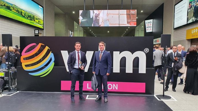 El presidente, Javier Aureliano García, y el vicepresidente y diputado provinciak de Turismo, Fernando Giménez, en una edición anterior de la WTM.