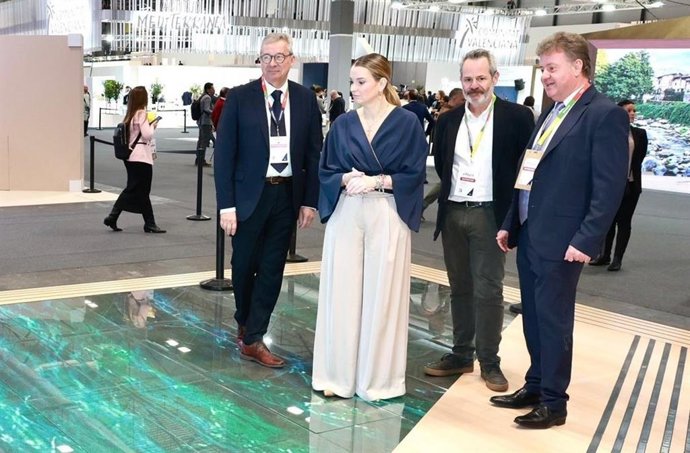 La presidenta del Govern, Marga Prohens, agradece a Aloy sus años como director general de Turismo